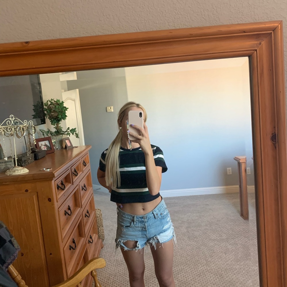 Cropped tee